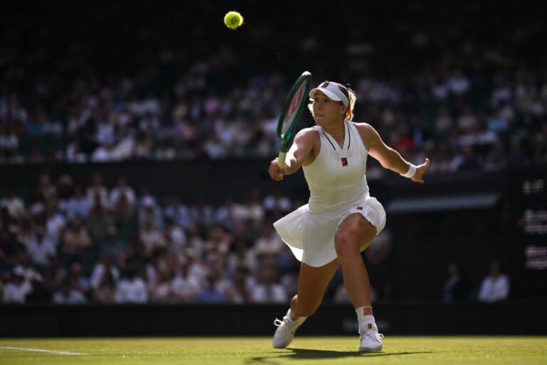 Andreeva éliminée au 2e tour de Wimbledon, Sinner et Djokovic avancent sereinement.