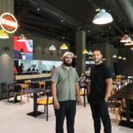 Cinq enseignes réunies dans un food court urbain à Big Canteen près de Bordeaux.