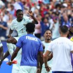 Les Bleus battent le Maroc et poursuivent leur quête pour la troisième étoile.