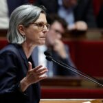 Adoption de l&rsquo;aide à mourir : réactions variées après le vote en France.