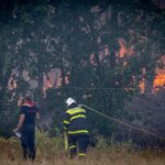 Incendie en Gironde : les pompiers luttent contre les reprises de feu intensifiées.