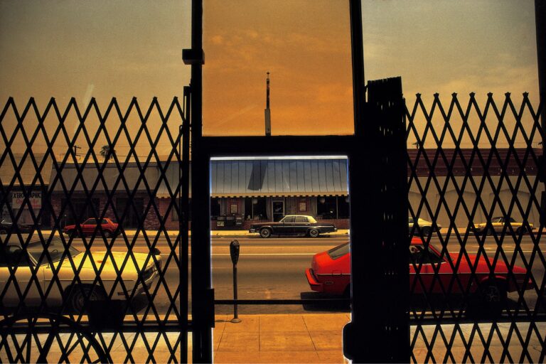 Harry Gruyaert explore l’idée de l’appartenance dans son œuvre photographique contemporaine.