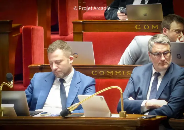 Présomption de légitime défense : le débat relancé parmi les forces de l’ordre en France.