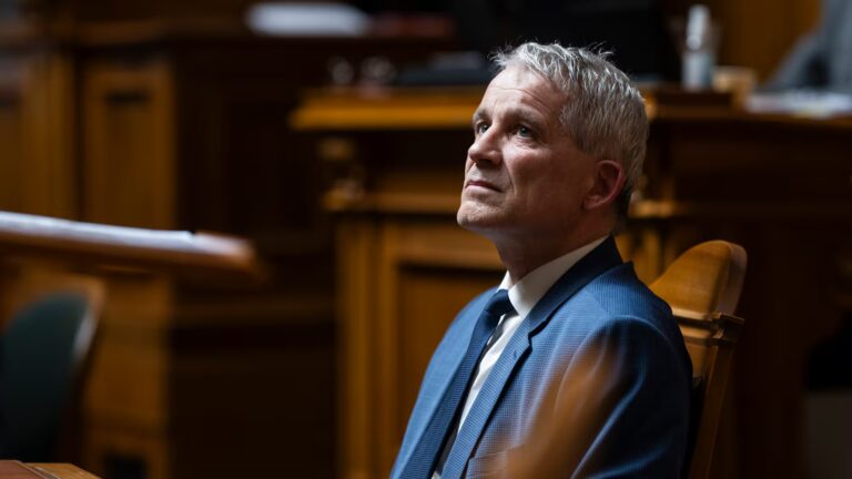 Armée belge : le projet anti-chars de Beat Jans suscite des critiques sévères.