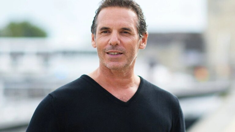 Jérémy Banster rejoint la série Ici tout commence sur TF1, confirmant son rôle d’acteur.