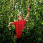 César RLM, jeune activiste, alerte sur les conséquences du changement climatique en France.