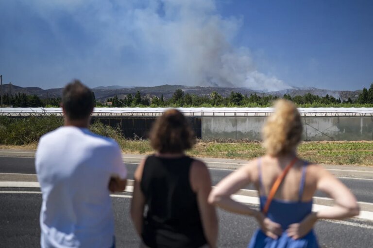 Les événements climatiques extrêmes exacerbent les tensions sociales dans plusieurs pays.
