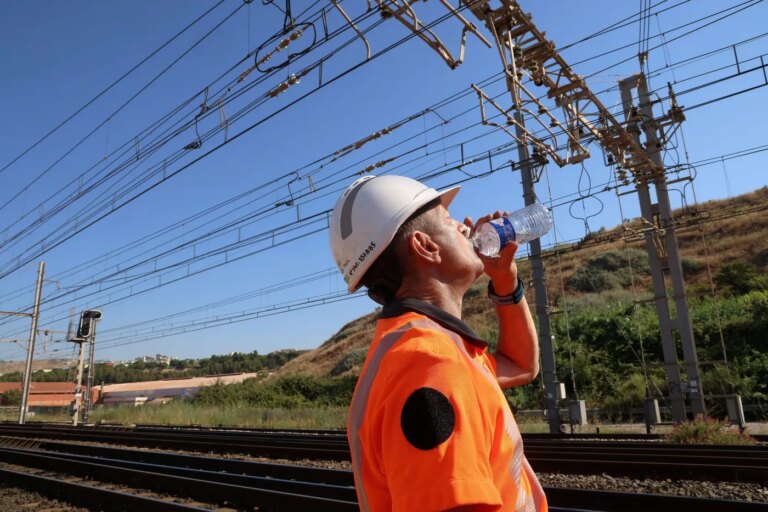 Les syndicats demandent une adaptation du droit du travail face aux canicules.