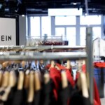 La justice française interdit Shein de vendre des imitations de Lacoste dans l’UE.