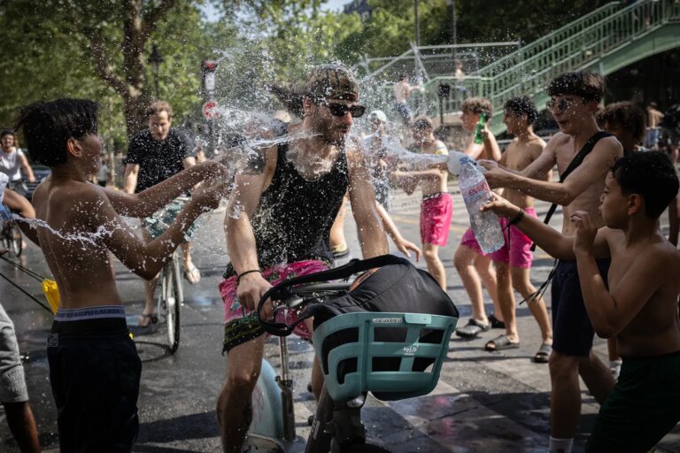 Canicule : le plan Orsec « chaleurs extrêmes » activé pour la première fois en France.