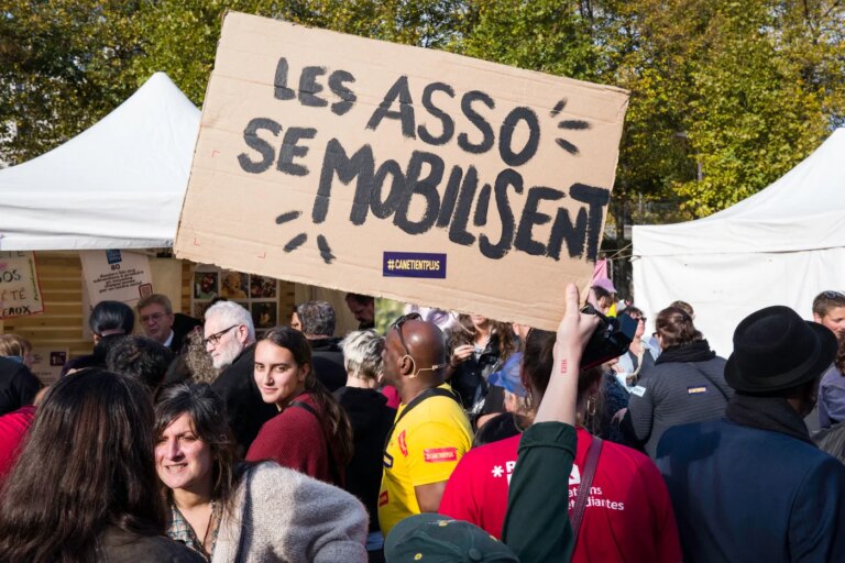 Les acteurs de l’économie sociale et solidaire critiquent une stratégie nationale sans financement.