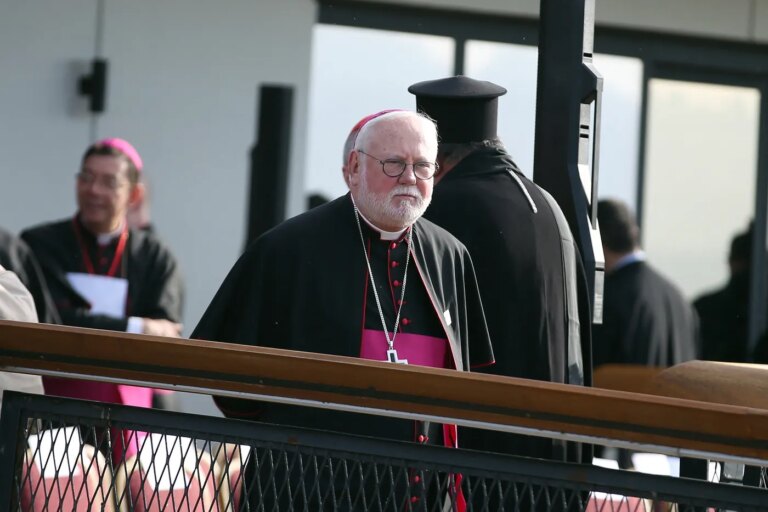 La France décerne la Légion d’honneur au ministre des Affaires étrangères du Vatican.