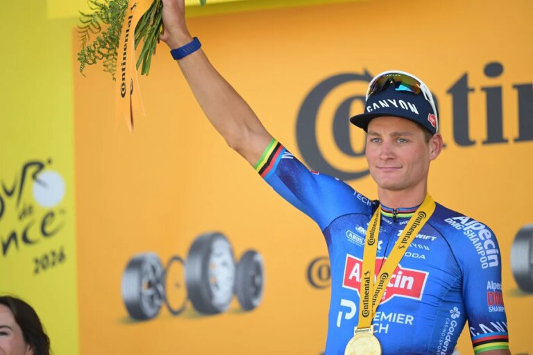 Mathieu Van der Poel remporte l’étape 9 du Tour de France à Ussel sous la canicule.