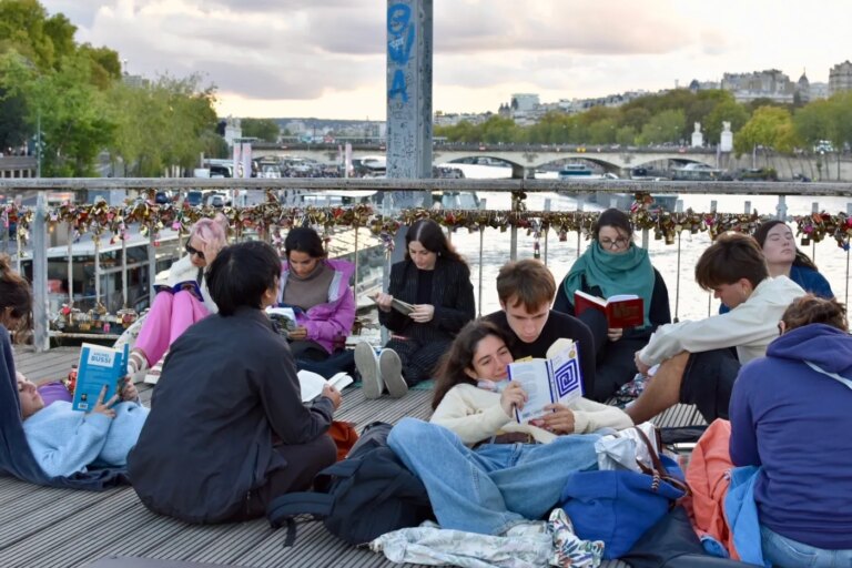 « Les reading parties : une initiative pour favoriser la lecture dans les espaces publics »