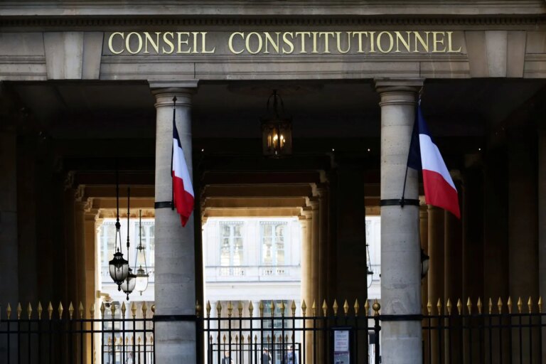 Aide à mourir : la saisine du Conseil constitutionnel par Sébastien Lecornu examinée