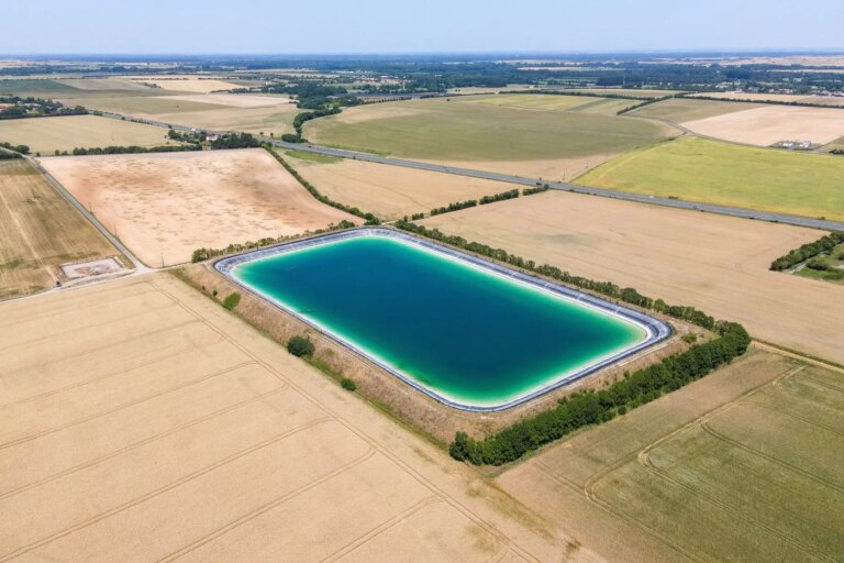 Stockage de l’eau l’hiver : une nécessité pour les agriculteurs face à la sécheresse.