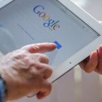 Le déploiement des outils IA de Google menace l’avenir des médias traditionnels en France.