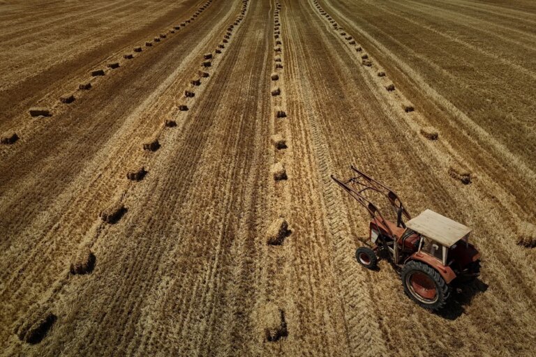 L’Assemblée nationale adopte la loi d’urgence agricole pour soutenir le secteur agricole.
