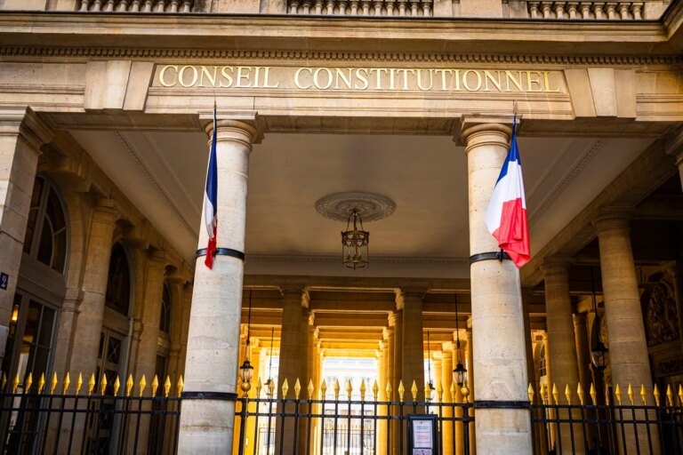 Le Conseil constitutionnel approuve l’extension de la rétention des étrangers jugés dangereux.