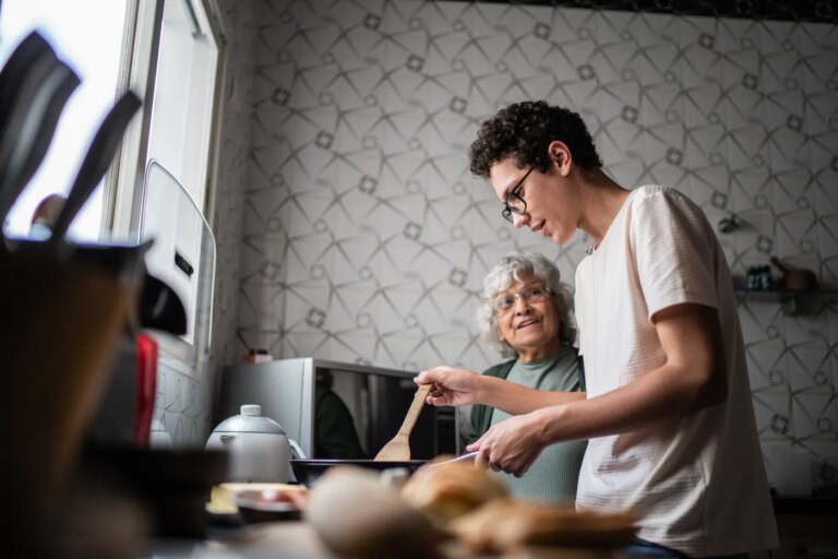 Transmission intergénérationnelle : le rôle des grands-parents à l’ère numérique