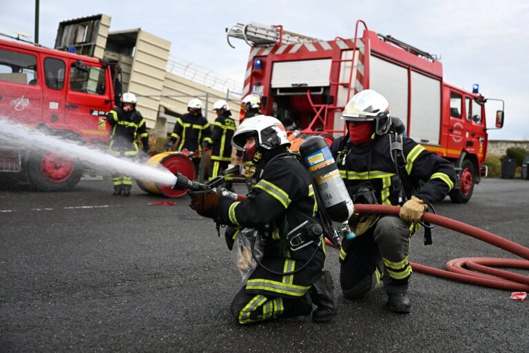 Incendies : les entreprises adaptent leurs horaires pour soutenir les pompiers volontaires.