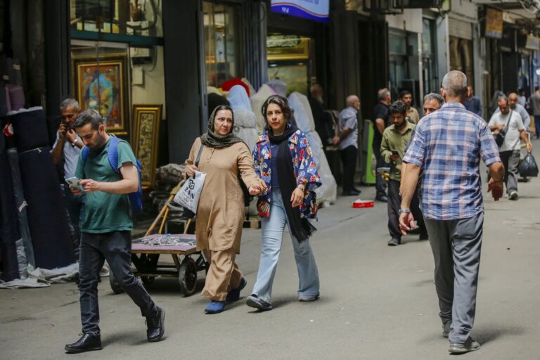 La guerre en Ukraine incite la diaspora iranienne à revenir au pays pour se rassembler.