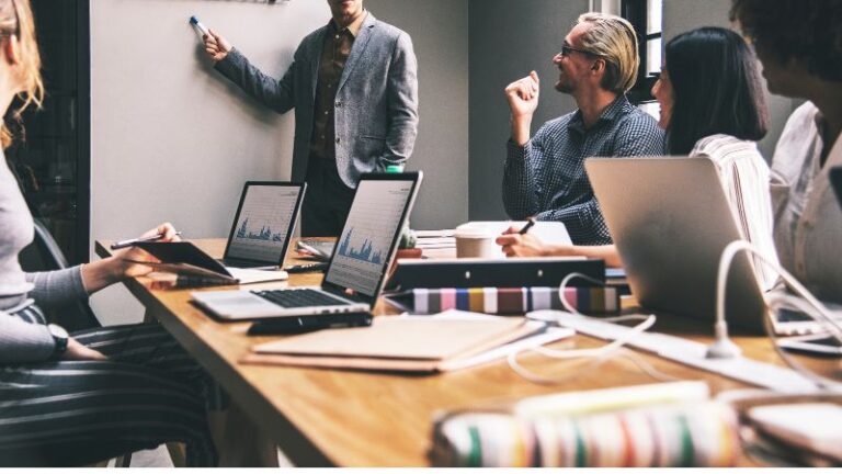Domiciliation d’entreprise dans le Val-d’Oise : avantages pour les entrepreneurs locaux