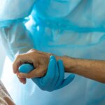Appel de 150 dirigeants de santé catholiques pour soulager la souffrance sans euthanasie.