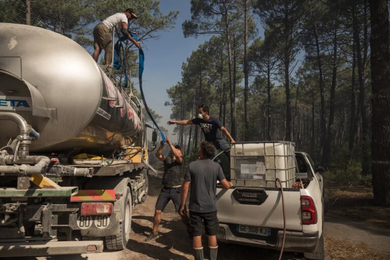 Gironde : la solidarité des habitants face aux incendies mobilise des ressources locales.