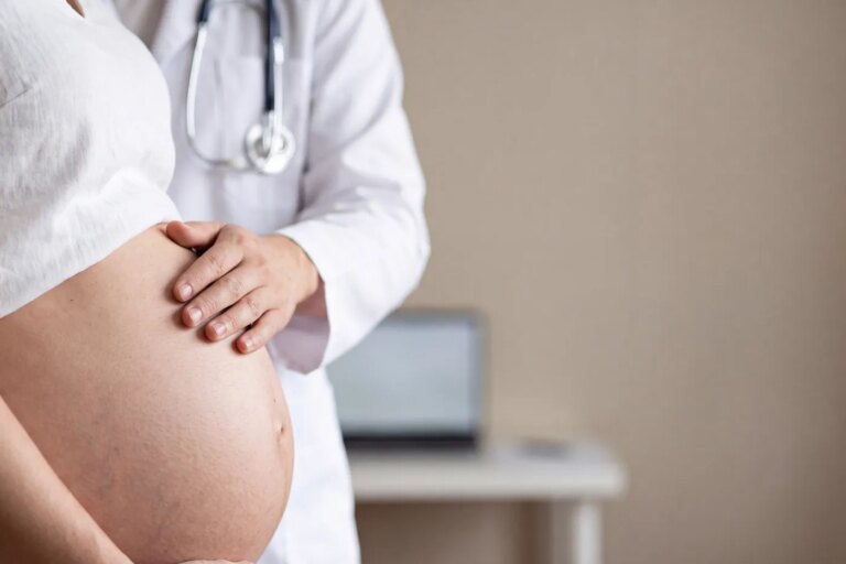 Déni de grossesse : une pathologie mystérieuse qui interroge le milieu médical.