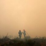 Incendies : les pompiers face aux risques des fumées toxiques lors des interventions