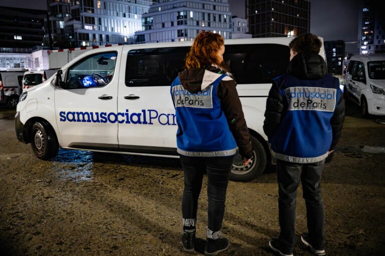 Hébergement d’urgence à Paris : menaces sur des milliers de places en raison de coupes budgétaires