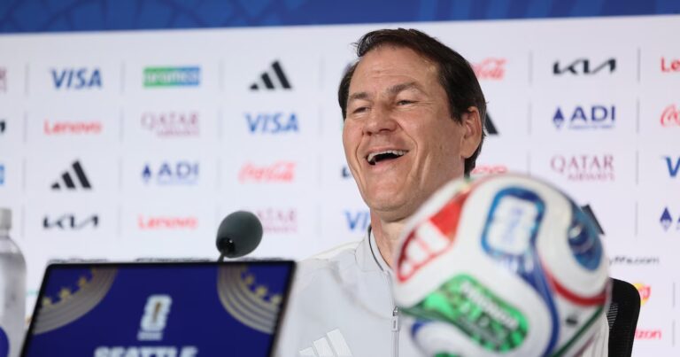 Rudi Garcia clarifie ses propos sur Balogun après la polémique sur le calendrier américain.