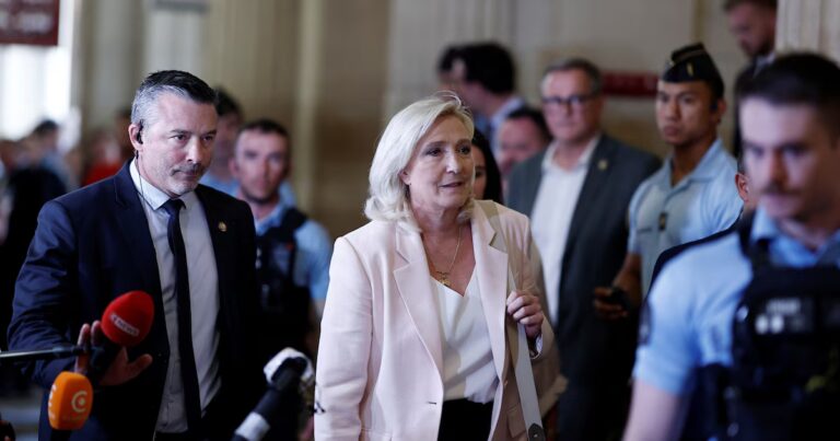 Marine Le Pen condamnée, maintient sa candidature pour 2027 : analyse des risques étrangers