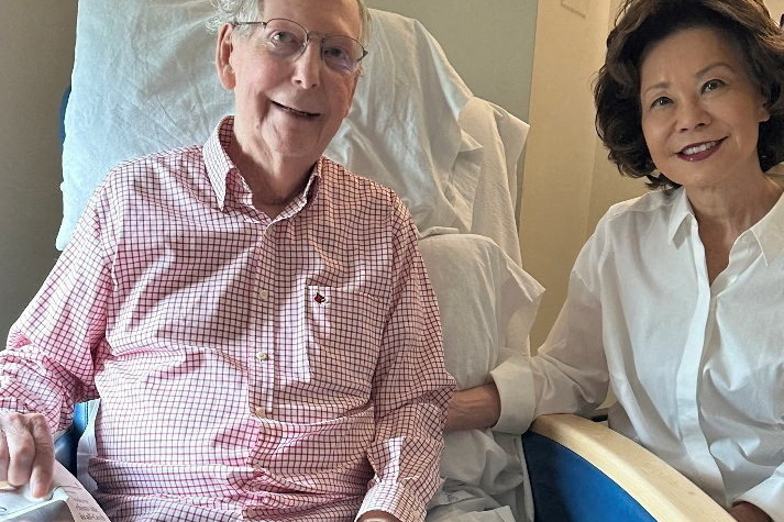 Mitch McConnell révèle son état de santé après plusieurs semaines d’absence au Sénat
