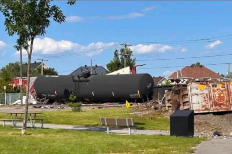 Un train déraille à Repentigny, provoquant des perturbations dans le secteur ferroviaire.
