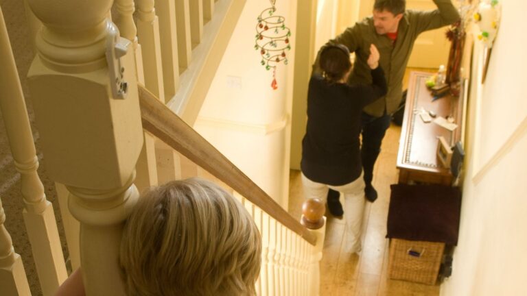Éducation et violences de genre : la responsabilité de la prise en charge soulignée par des experts