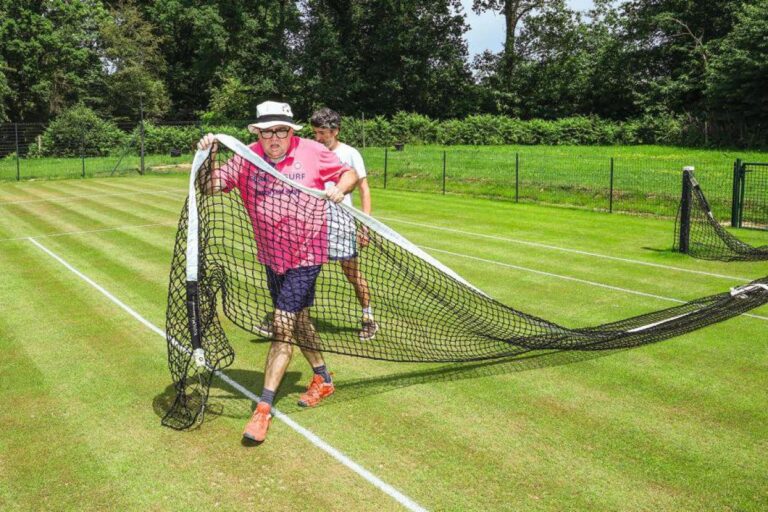 Wimbledon à la maison : un particulier près de Rennes ouvre son court gazonné au public