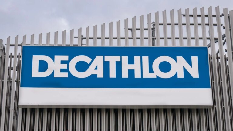 Decathlon propose des soldes sur les sandales Birkenstock Arizona en France.