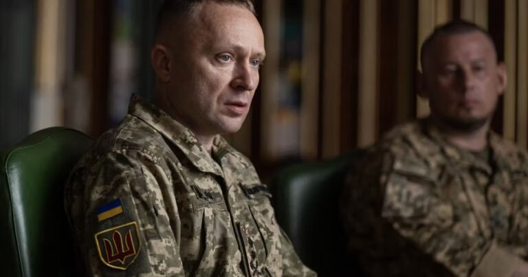 Zelensky limoge le commandant en chef de l’armée face à la pression des manifestations.