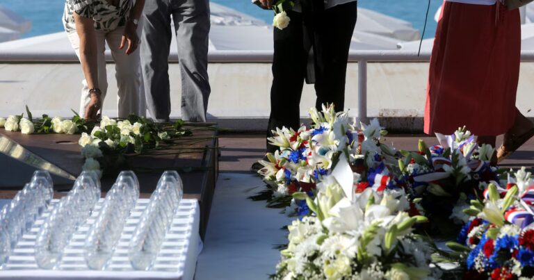 Dix ans après l’attentat de Nice, l’absence de commémorations officielles soulève des questions.