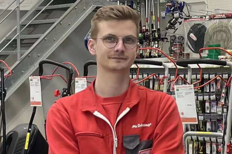 Directeur à 25 ans chez Monsieur Bricolage : parcours et salaire de Charles en intérim