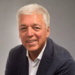 Cinq tendances clés redéfinissent le développement logiciel dans le secteur technologique mondial.