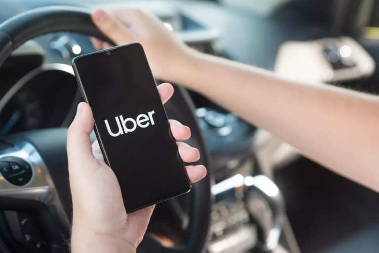 Uber condamnée pour parasitisme et pratiques commerciales déloyales envers les taxis parisiens