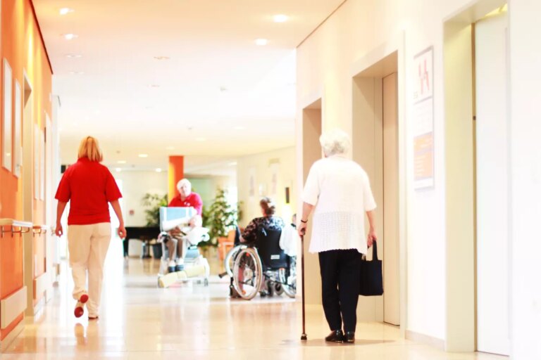 Héritage : les héritiers devront rembourser l’aide aux seniors en Ehpad lors de la succession