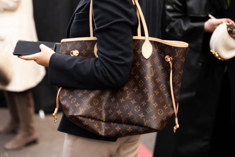 Bernard Arnault répond aux enquêtes du Monde sur LVMH dans une lettre publiée sur X.
