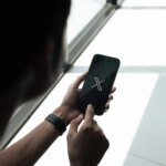 Le réseau social X introduit un compte rémunéré avec Visa pour abonnés X Premium aux États-Unis.