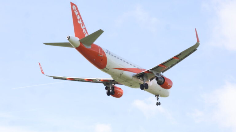 EasyJet en discussion avec un fonds américain pour un rachat de 5 milliards d’euros.