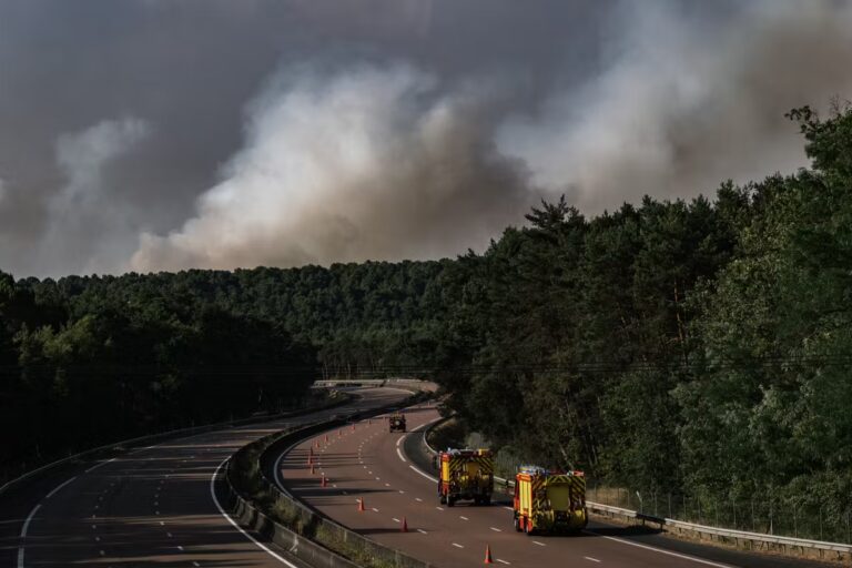 Canicule : la fin des chaleurs minimale, la France confrontée à des incendies.