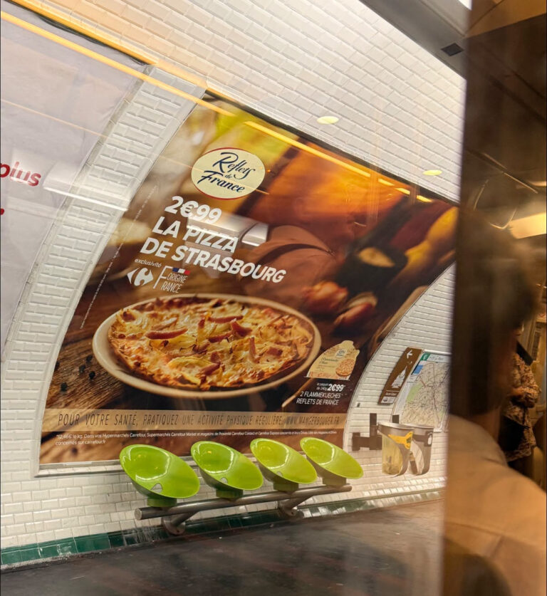 La polémique autour de l’affiche de la pizza de Strasbourg soulève l’indignation des Alsaciens.